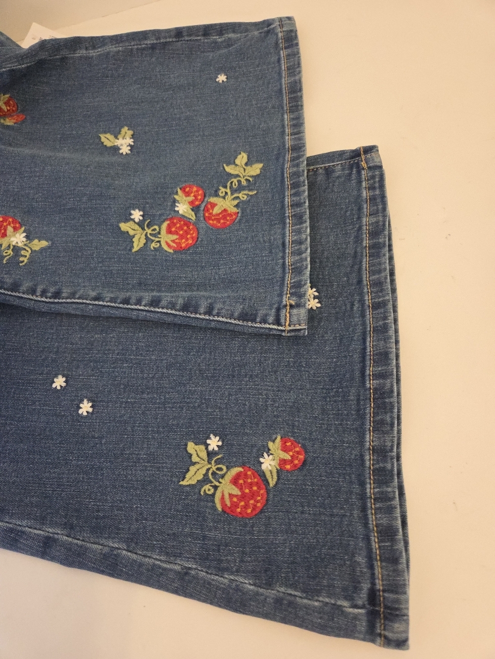 Driftwood Fiora Flare Strawberry Fields Embroidered Denim Women's Jeans Size 6 - Picture 5 of 11